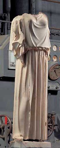 statua con peplo