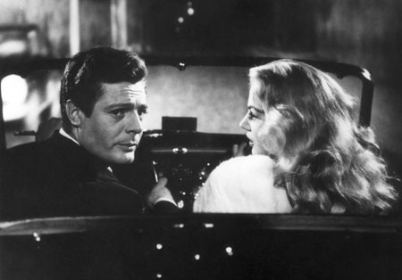 Mastroianni e Ekberg in La Dolce Vita di Fellini