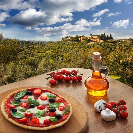 Pizza in Chianti by Tomas Marek on 123rf