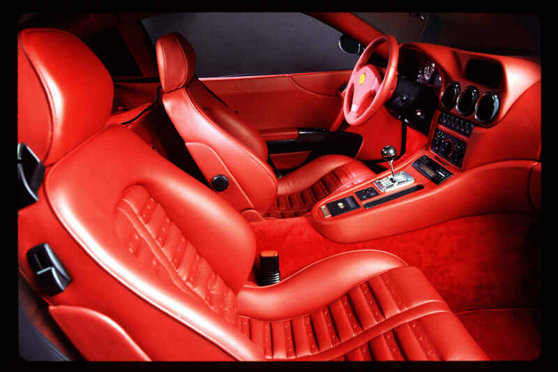 Interno della Ferrari F550